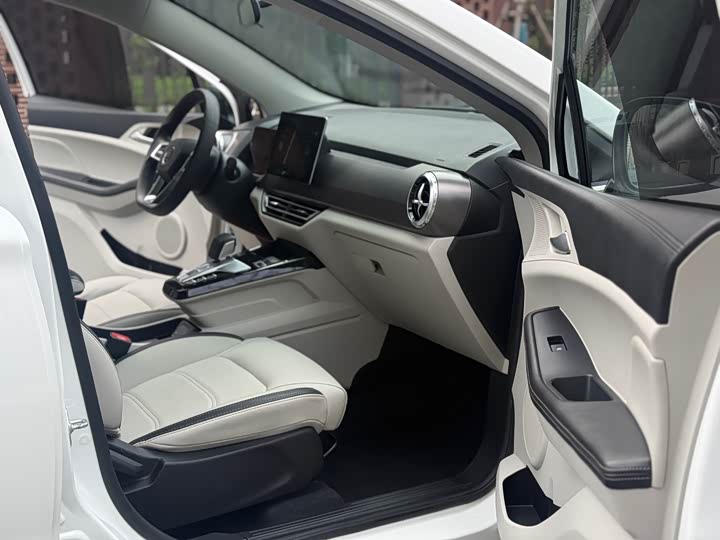 Фото 7 - BYD Yuan Pro