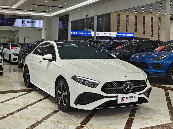 Zdjęcie 4 - Mercedes-Benz A-Class