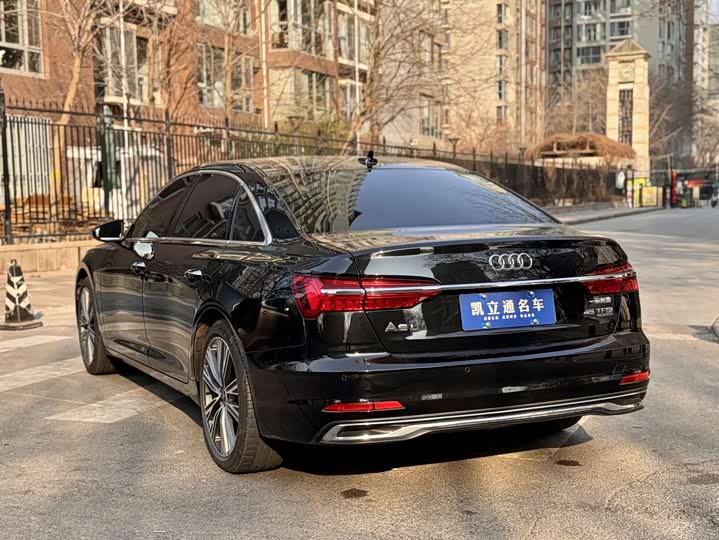Фото 2 - Audi A6L