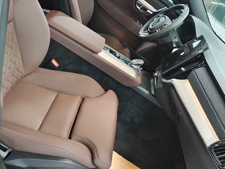 Фото 4 - Volvo S90