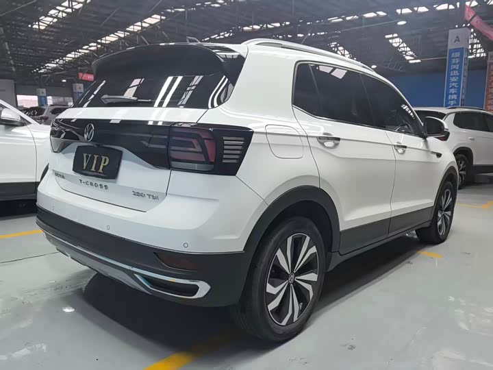 Photo 6 - Volkswagen T-Cross