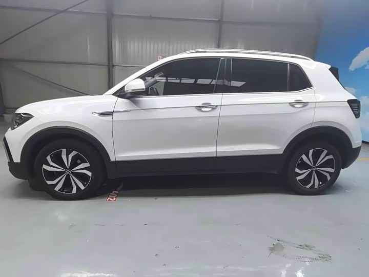 Photo 9 - Volkswagen T-Cross