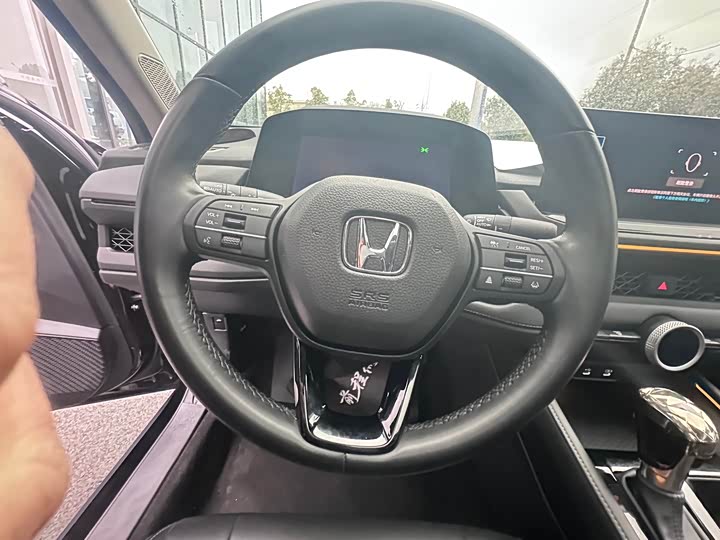 Photo 5 - Honda Accord