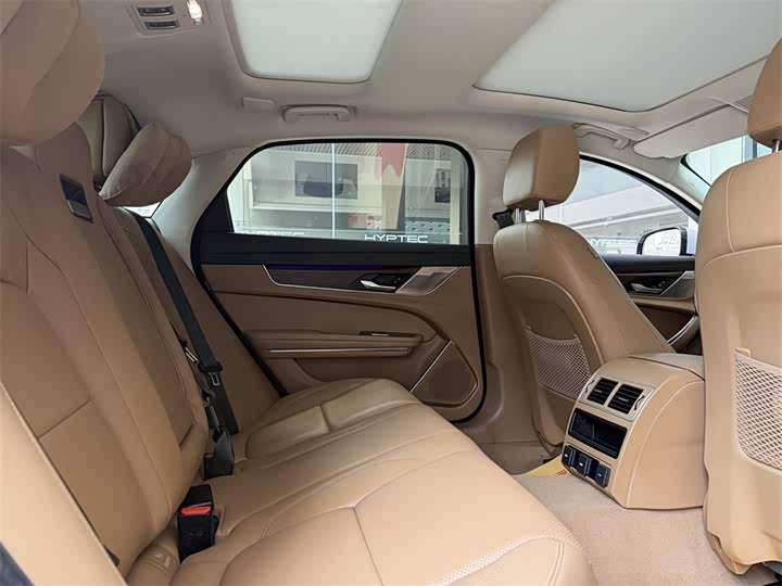 Jaguar XF L 2025 2025款 2.0T P250 两驱尊享豪华版