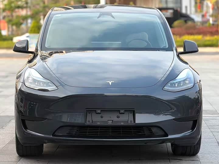 Zdjęcie 2 - Tesla Model Y