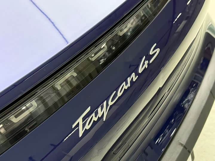 Photo 5 - Porsche Taycan