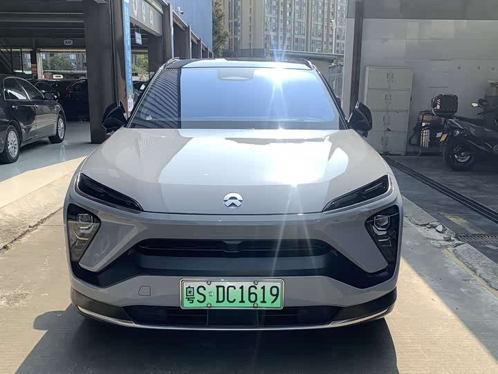 Фото 2 - Nio ES6