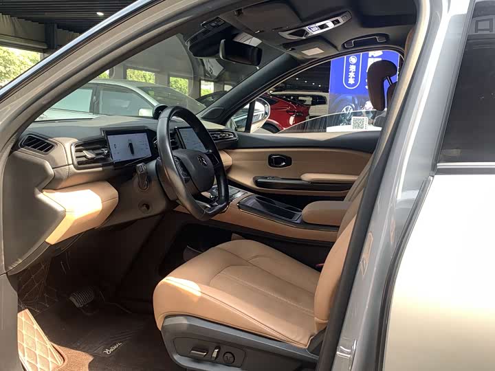 Фото 6 - Nio ES6