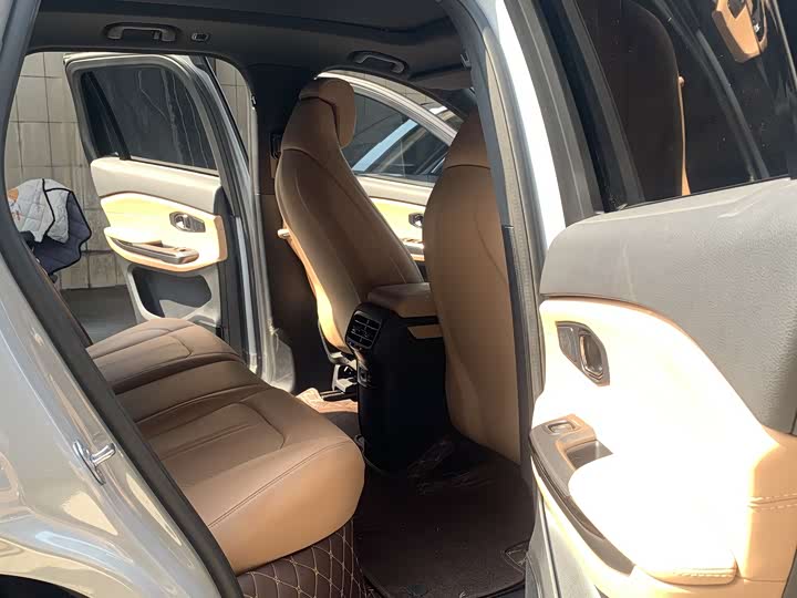 Фото 8 - Nio ES6