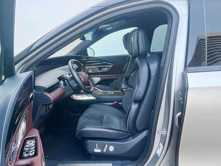 Lincoln Nautilus 2025 2025款 2.0T 四驱总统混动版