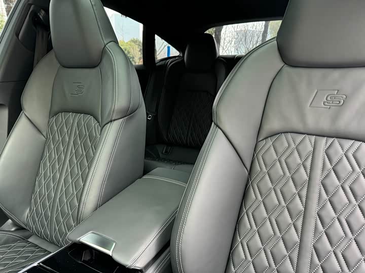 Audi A7 2024 2024款 55 TFSI quattro 尊享型
