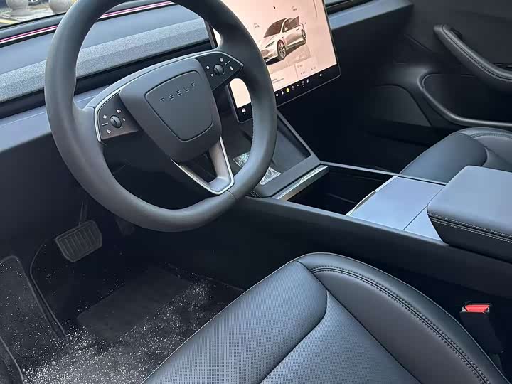 Фото 9 - Tesla Model 3