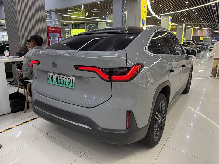 Фото 2 - Nio EC6