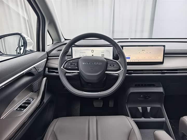 Photo 7 - Maxus Mifa 7