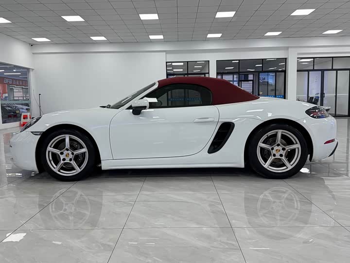 2023 Porsche 718