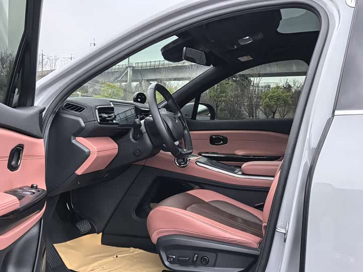 Фото 9 - Nio EC6