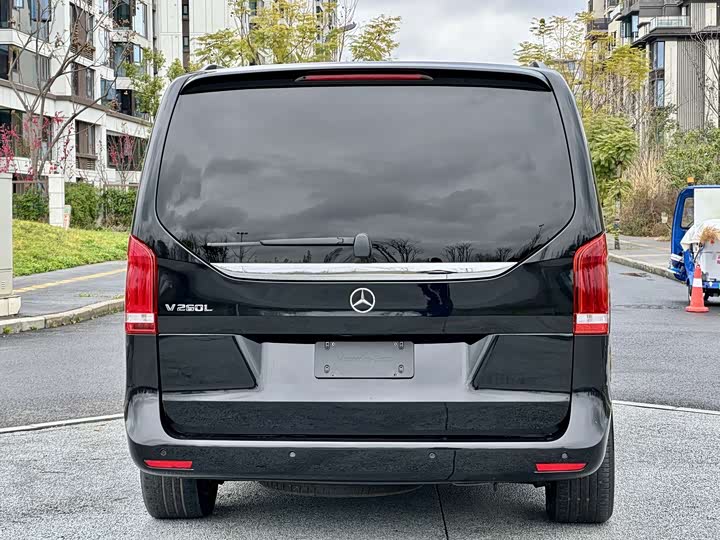 Фото 6 - Mercedes-Benz V-Class