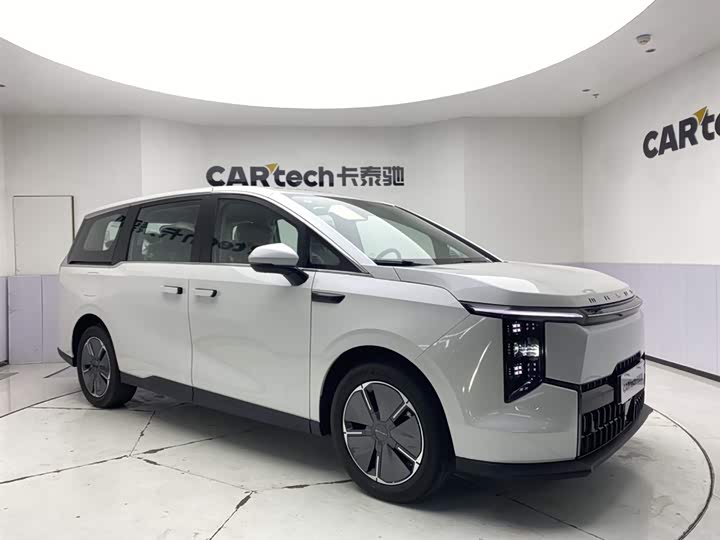 Photo 2 - Maxus Mifa 7