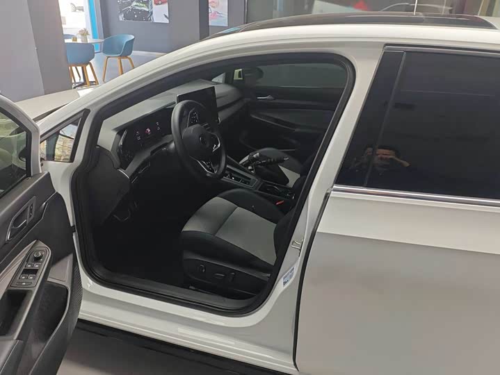 2025 Volkswagen Golf