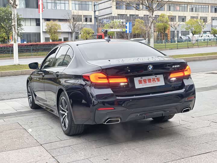 Photo 6 - BMW 5 Series