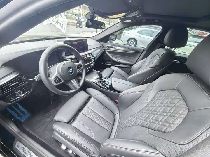 Photo 7 - BMW 5 Series