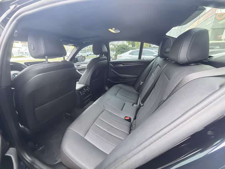 Photo 9 - BMW 5 Series