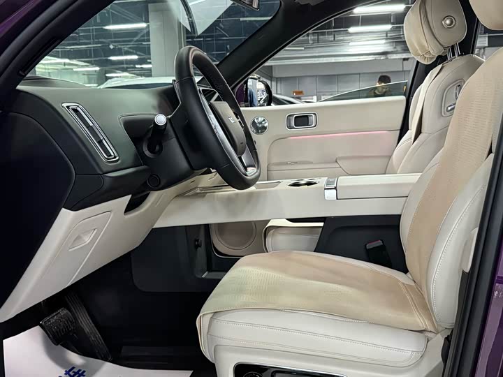 Фото 8 - LiXiang L9