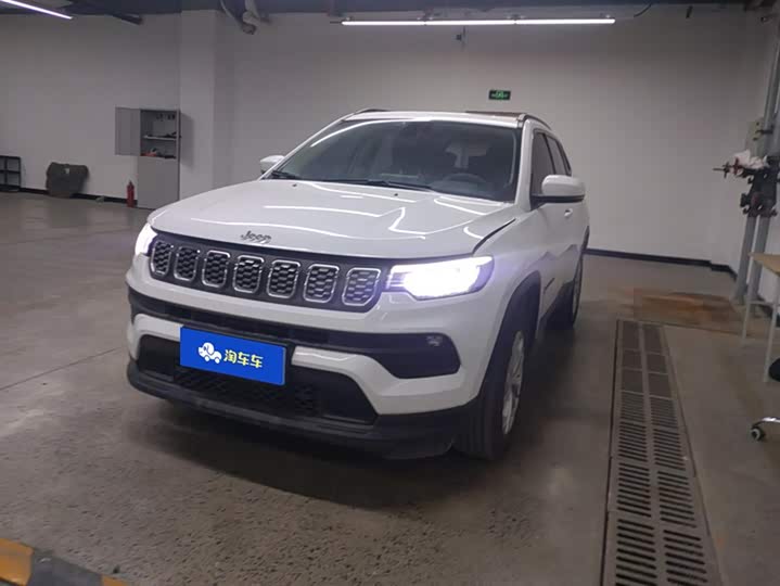 Фото 1 - Jeep Compass