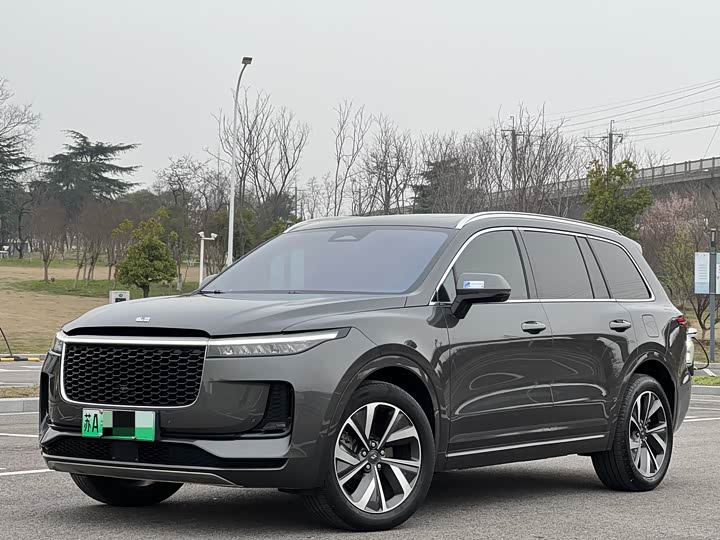 Фото 1 - LiXiang One