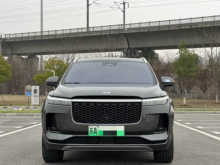 Фото 2 - LiXiang One