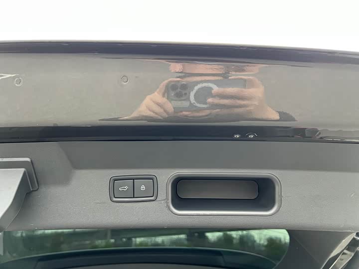 Фото 9 - LiXiang One