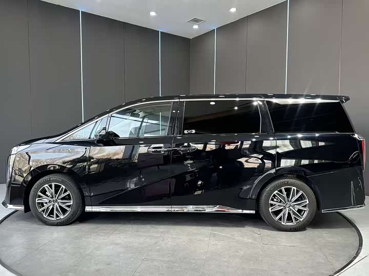 GAC Trumpchi M8 2024 2024款 大师系列 400T 至尊版