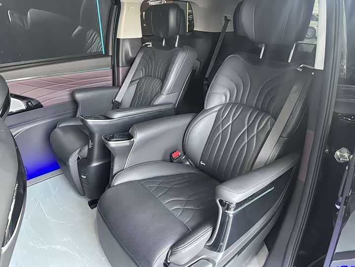 GAC Trumpchi M8 2024 2024款 大师系列 400T 至尊版