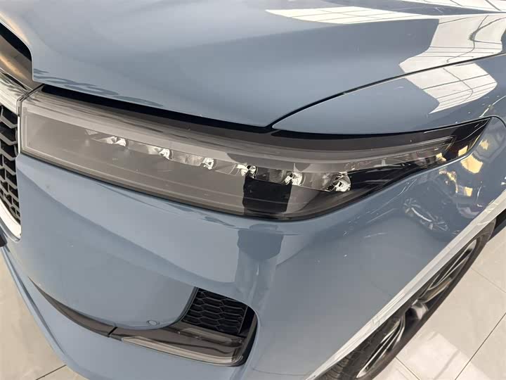 Фото 5 - LiXiang One