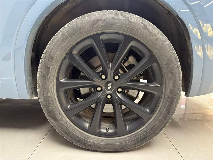 Фото 7 - LiXiang One