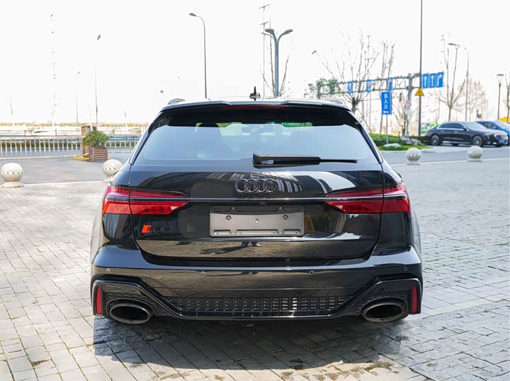 Фото 4 - Audi RS 6