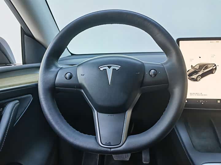 Фото 6 - Tesla Model Y