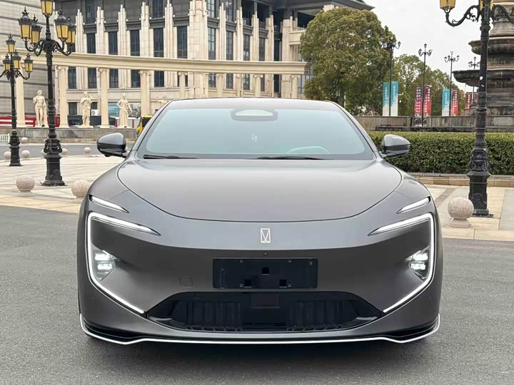 Фото 2 - Avatr 12