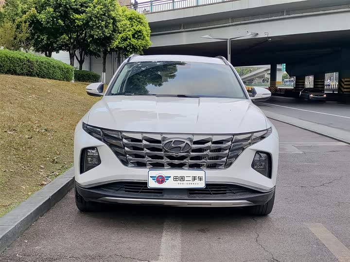 Фото 2 - Hyundai Tucson L