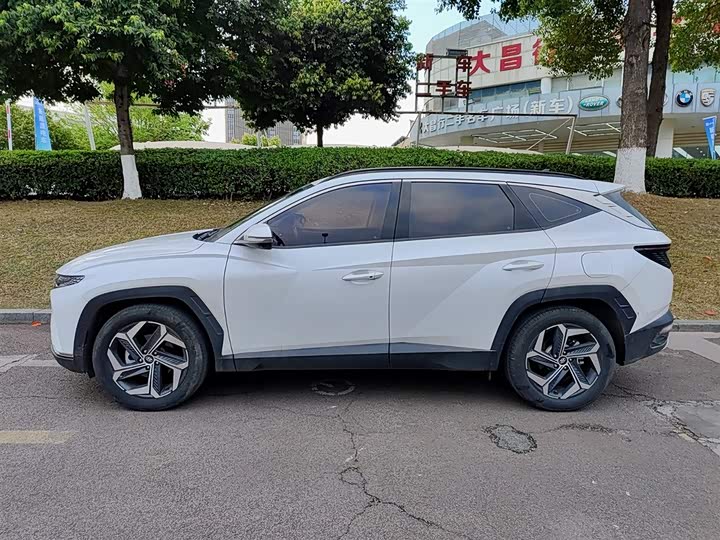 Фото 3 - Hyundai Tucson L