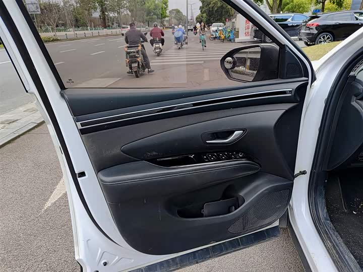 Фото 6 - Hyundai Tucson L