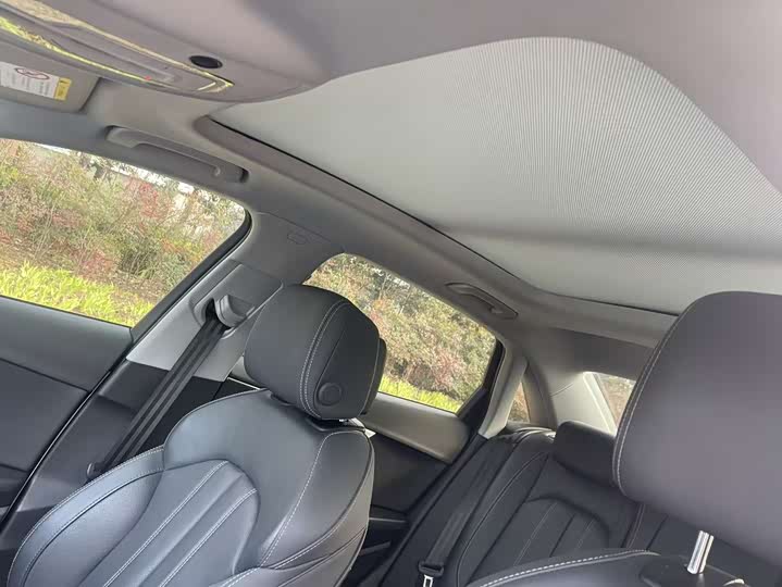 Фото 6 - Audi A4L