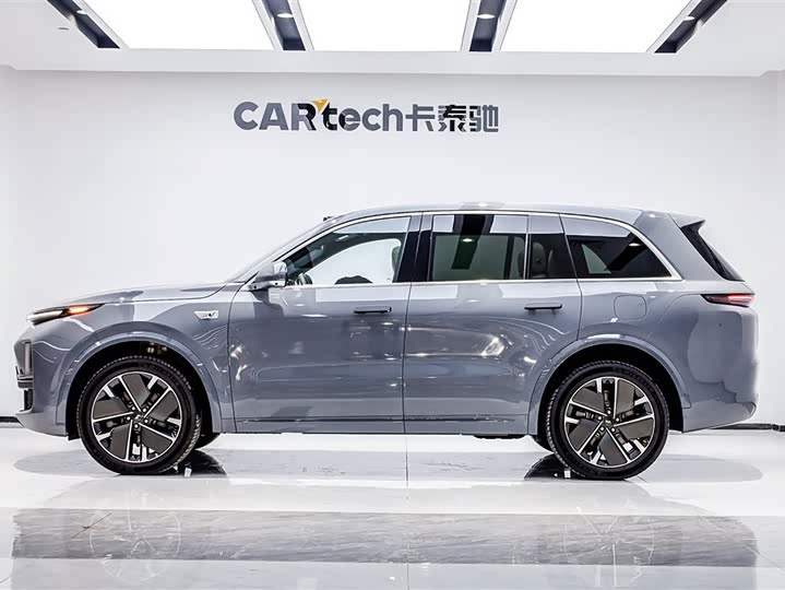 2025 LiXiang L8