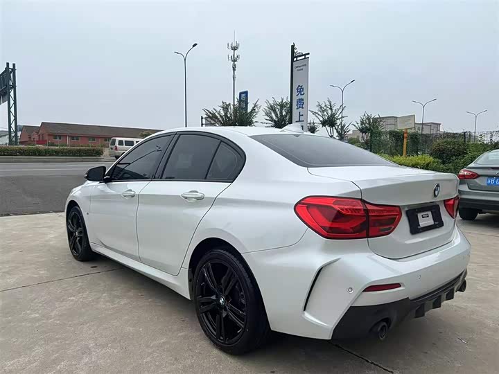 Photo 7 - BMW 1 Series