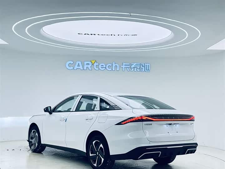 Geely Galaxy L6 2025 2025款 EM-i 140km 探索+版