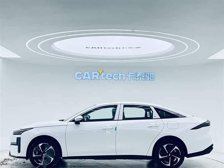 Geely Galaxy L6 2025 2025款 EM-i 140km 探索+版