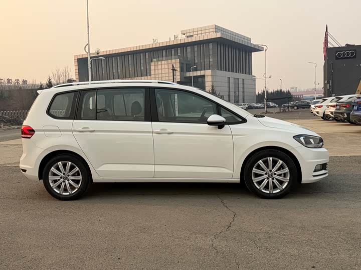 2021 Volkswagen Touran L