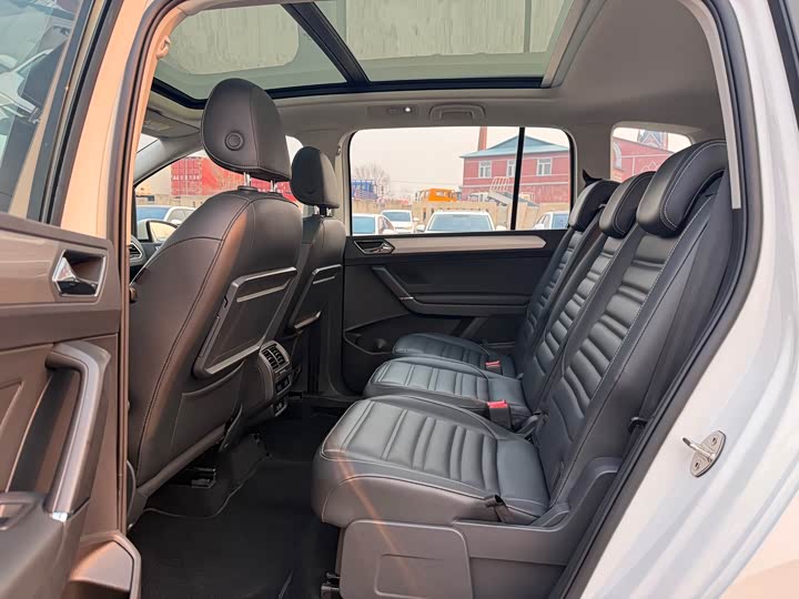 Volkswagen Touran L 2021 2021款 途安L 280TSI DSG舒适版 7座
