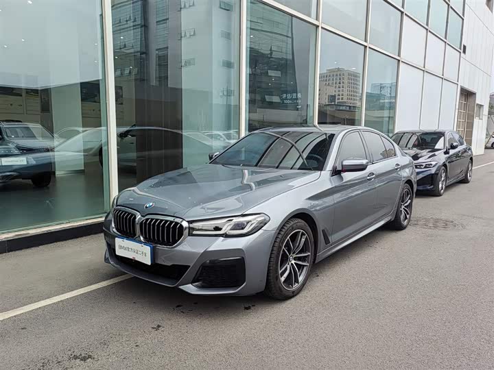 Photo 1 - BMW 5 Series
