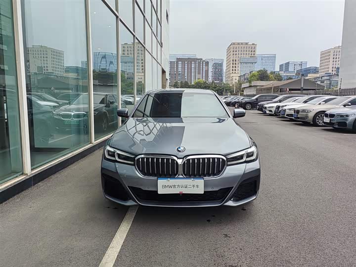 Photo 2 - BMW 5 Series
